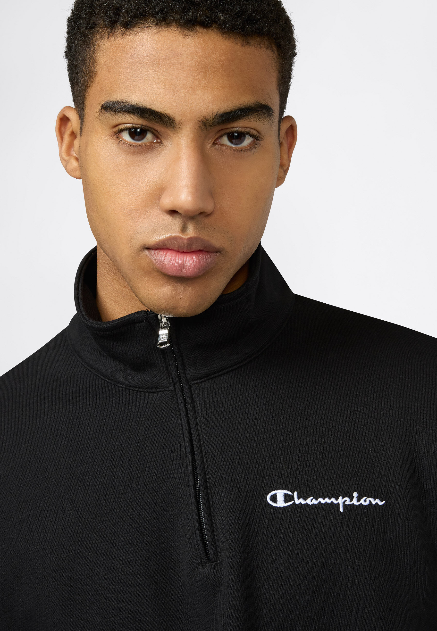 Sweatshirt CHAMPION "ICONS CONTRAST Terry Half Zip Sweatshirt", Herren, Gr. L, schwarz (nbk), Sweatware, Obermaterial: 70% Baumwolle, 30% Polyester, unifarben, Basic hüftbedeckend, Rundhals, Rippbündchen, Sweatshirts Sweatshirt, mit Halb-Zip-Verschluss, a