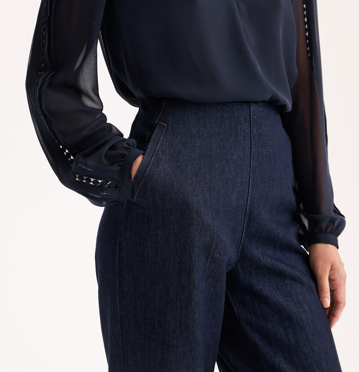 ANNE WEYBURN Blouse col V manches longues avec dentelle