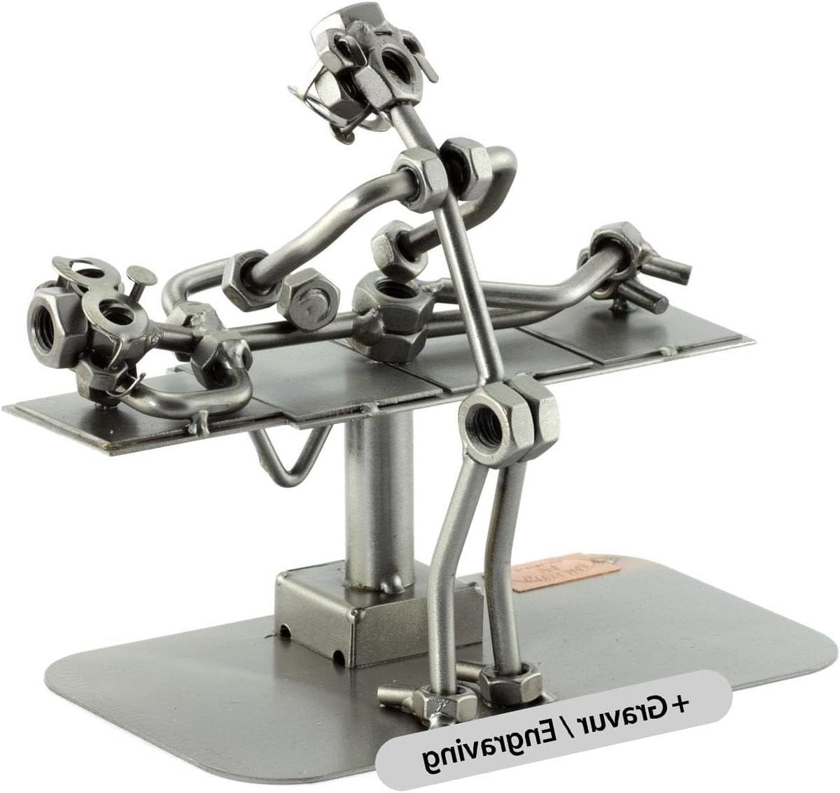 Handgemaakt uniek metalen beeldje van bouten voor bureau decoratie