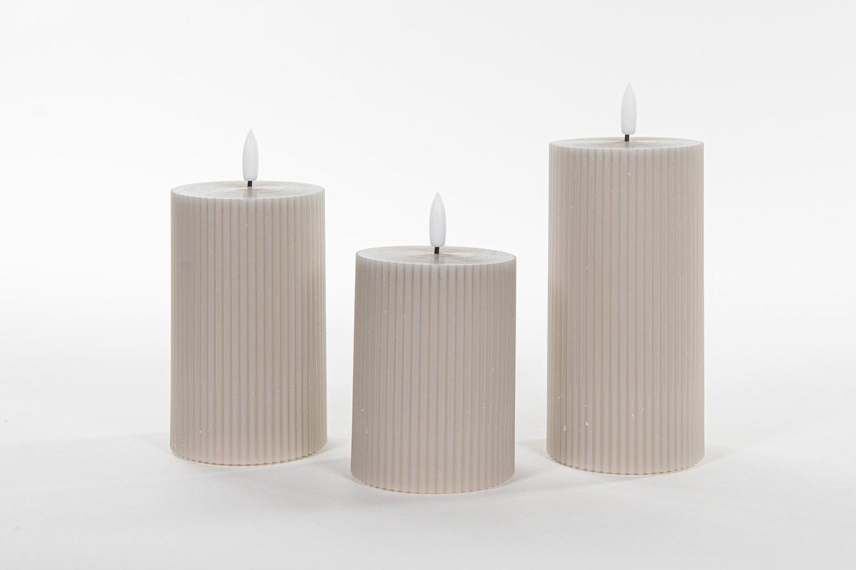 Anna's Collection LED stompkaarsen Anna Collection - 3 stuks - taupe/grijs - ribbel - Diameter: 7,5 cm