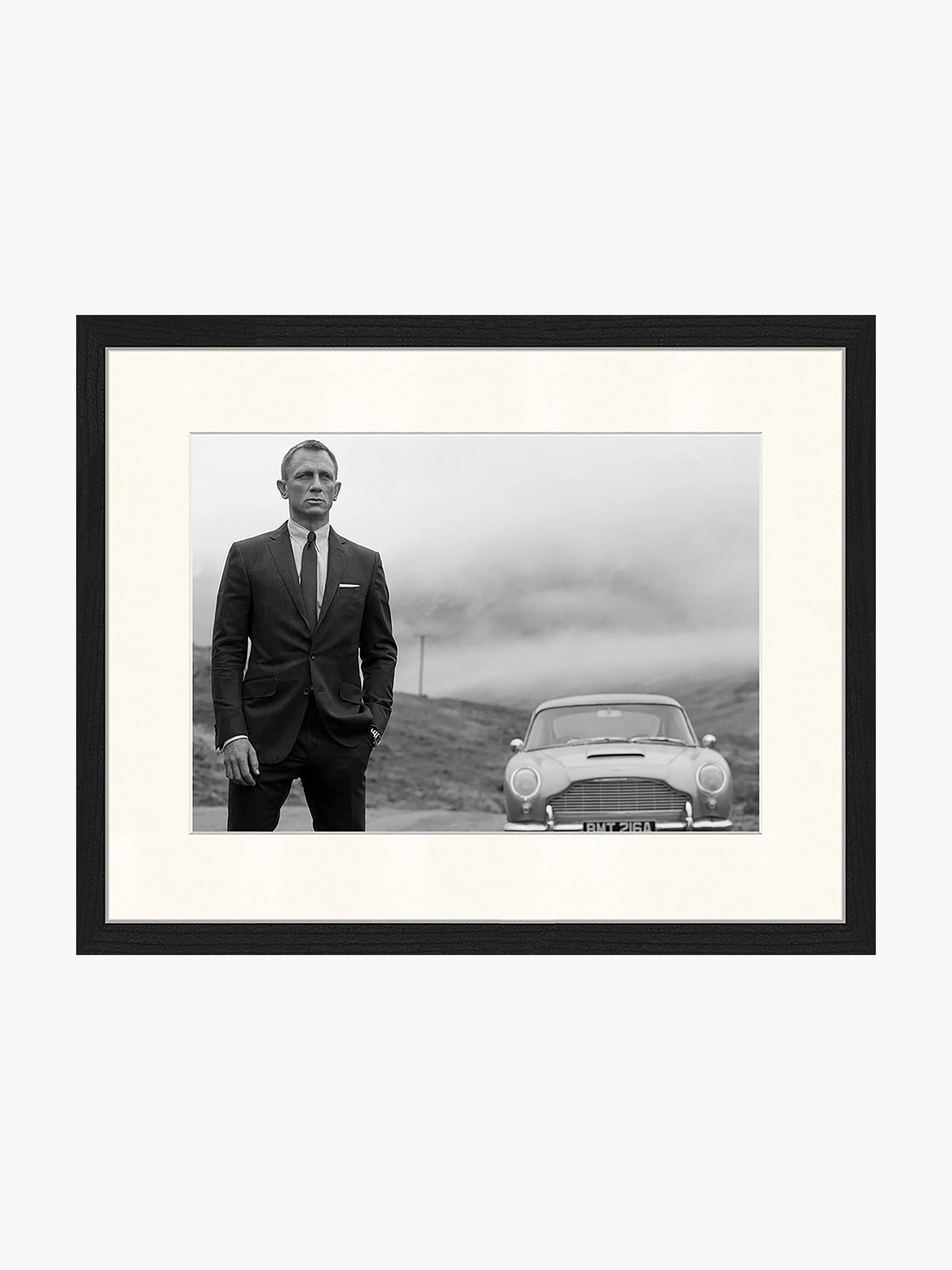 Ingelijste foto van Daniel Craig als James Bond