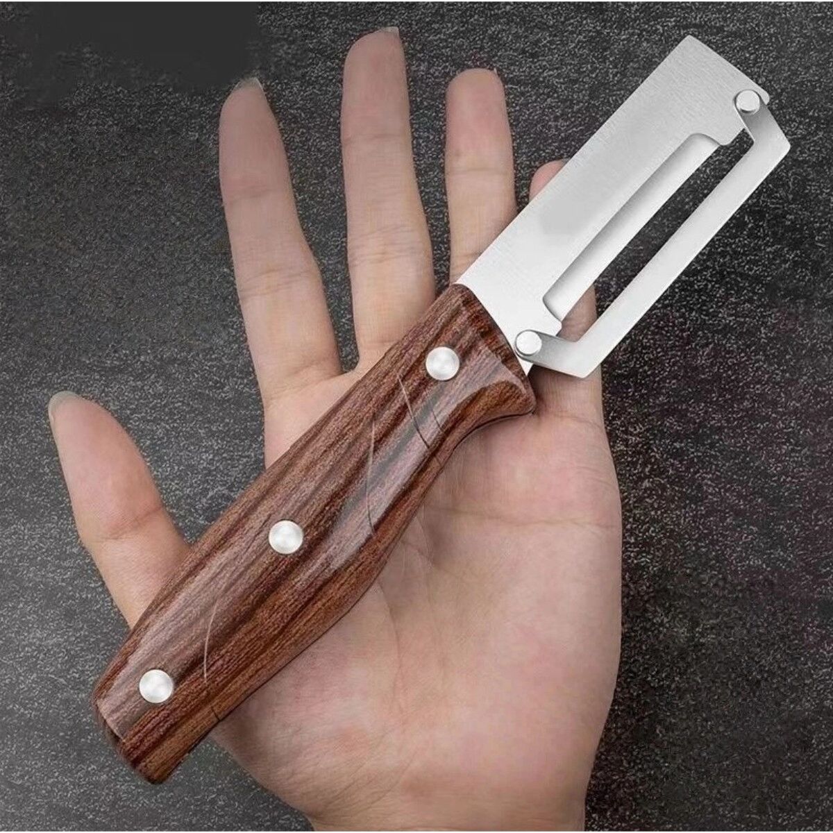 INF Handlicher Edelstahl-Gemüseschäler mit Flaschenöffner, beschichteter Griff, 2er-Pack