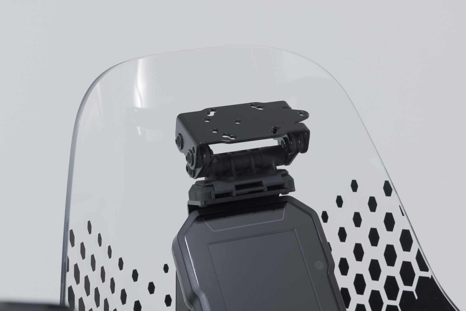 SW-Motech Navi-Halter im Cockpit - Schwarz. Ducati DesertX (22-) / Rally (23-). GPS.22.995.10000/B
