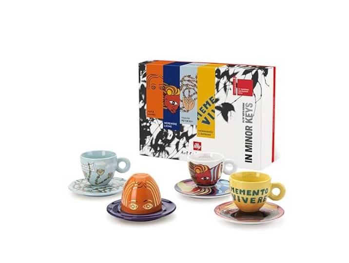 illy Art Colection 25787 Biennale Tassen 2026, 4 nummerierte und signierte Cappuccinotassen Maher, Werewere, Petersen und Rahman