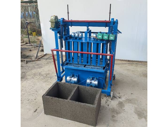 Machine à fabriquer des briques, moule à pavés creux personnalisé, presse hydraulique pour projets de construction et aménagement paysager sur mesure