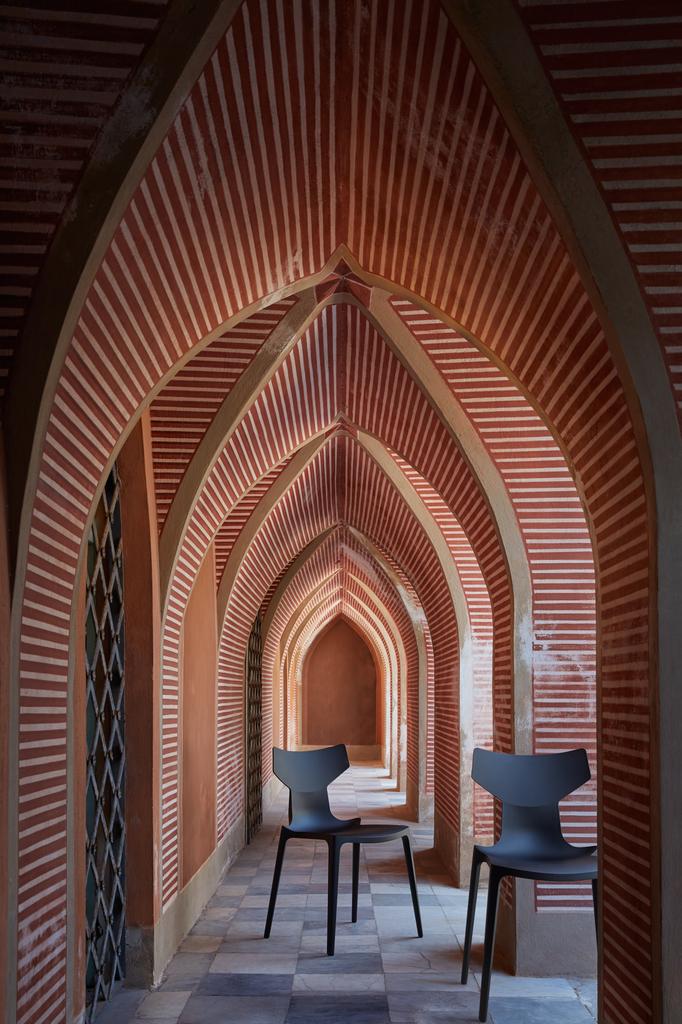 Kartell Re-Chair powered by Illy