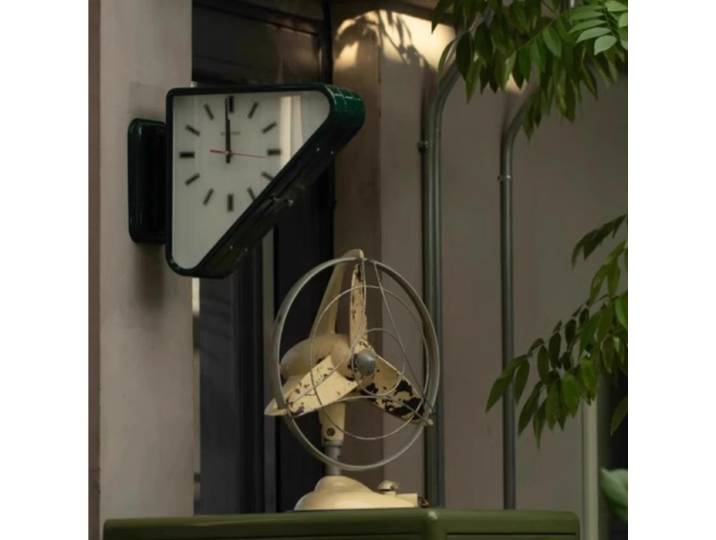 Horloges minimalistes pour salon, murales double face, Triangle, mécanisme d'horloge moderne, Design silencieux, pour la décoration