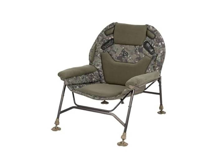 Trakker Levelite Camo Colossus Stuhl, luxuriöser Karpfenangelstuhl, bequeme Unterstützung aus Memory-Schaum, mit Fleece überzogene Armlehnen, leicht, Druckknopf-Beinverstellung, schneller und