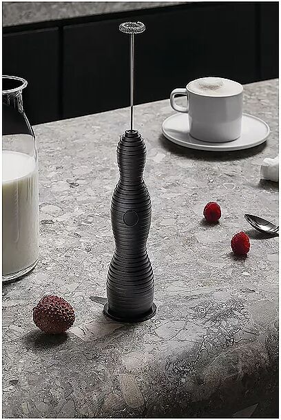 Alessi Milchschäumer Pulcina Schwarz schwarz B