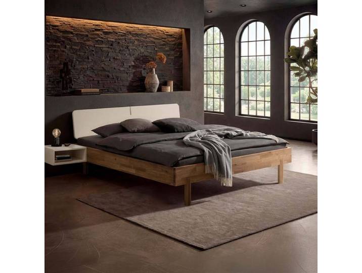 HOMELIV. Massivholzbett Darian Komfort Wildeiche teilmassiv 180x200cm modern, Mit Kopfteil