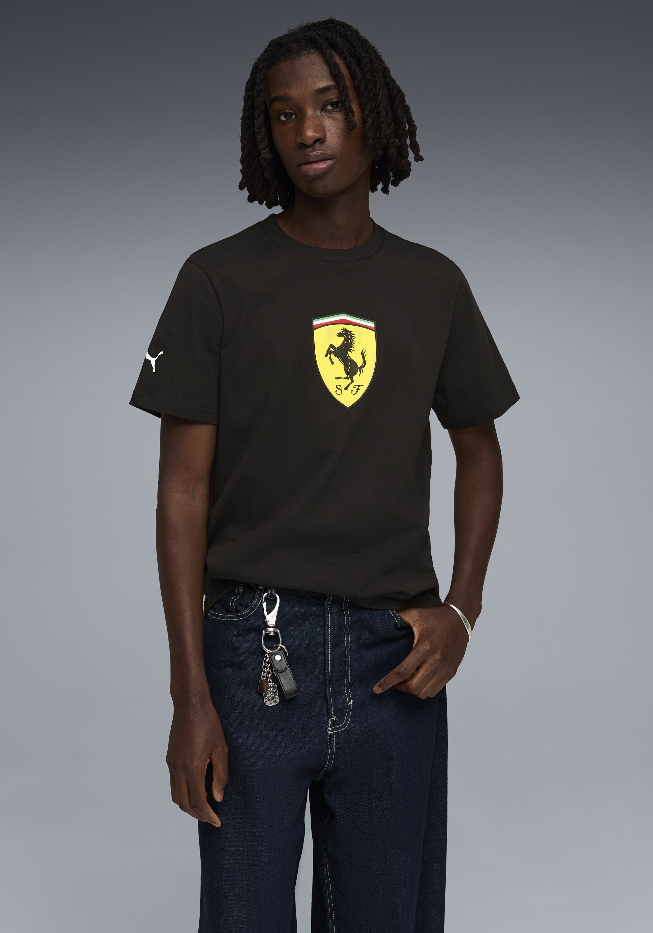 T-Shirt PUMA "FERRARI COLORED SHIELD TEE", Herren, Gr. XXL, schwarz (puma schwarz), Jersey, Obermaterial: 100% Baumwolle, unifarben, regular fit normal, Rundhals, Shirts T-Shirt, Regular Fit, Kurzarm, für Motorsport-Fans, Rundhalsausschnitt puma schwarz X