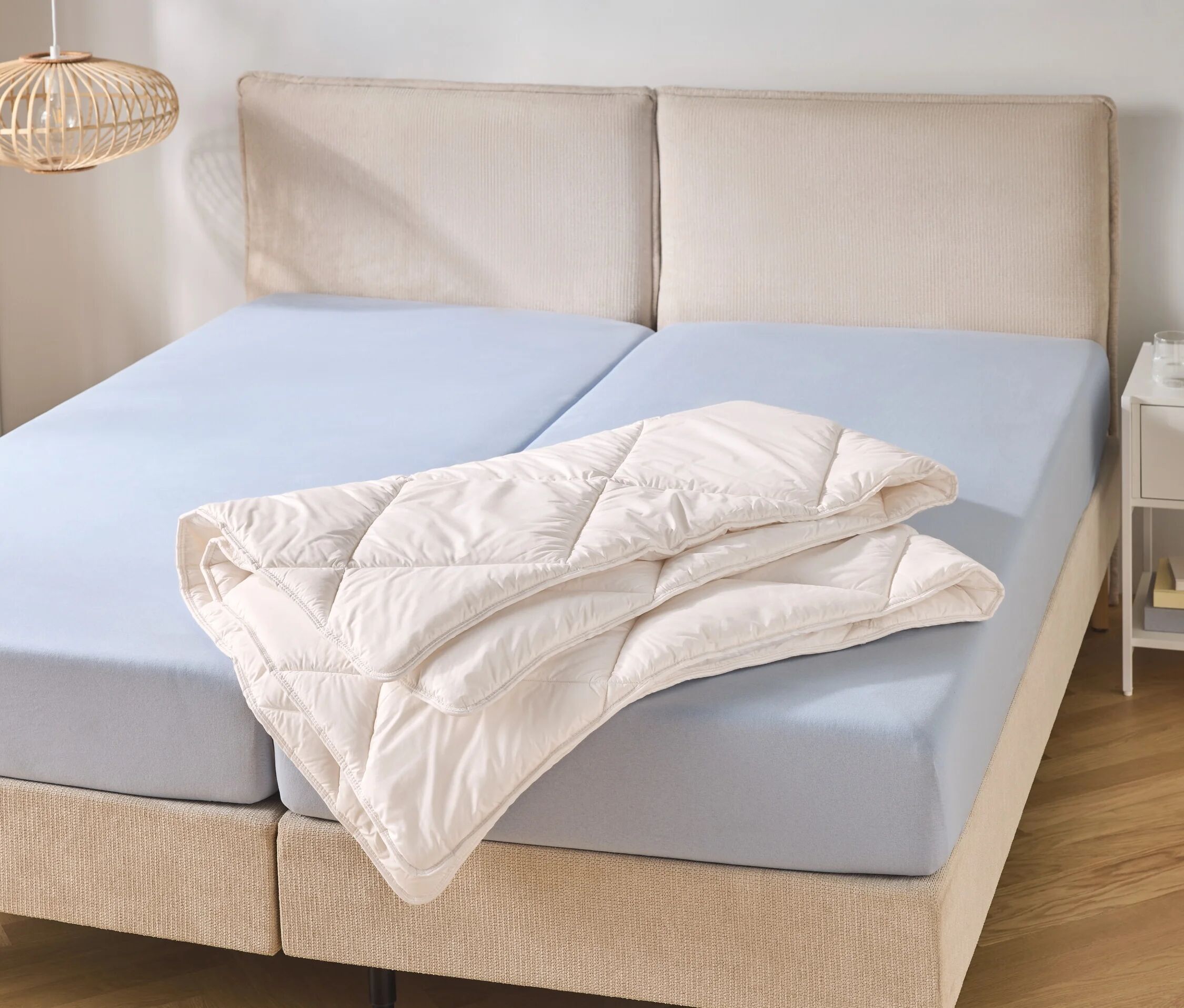 Tchibo - Steppbett aus Schafschurwolle - weiss
