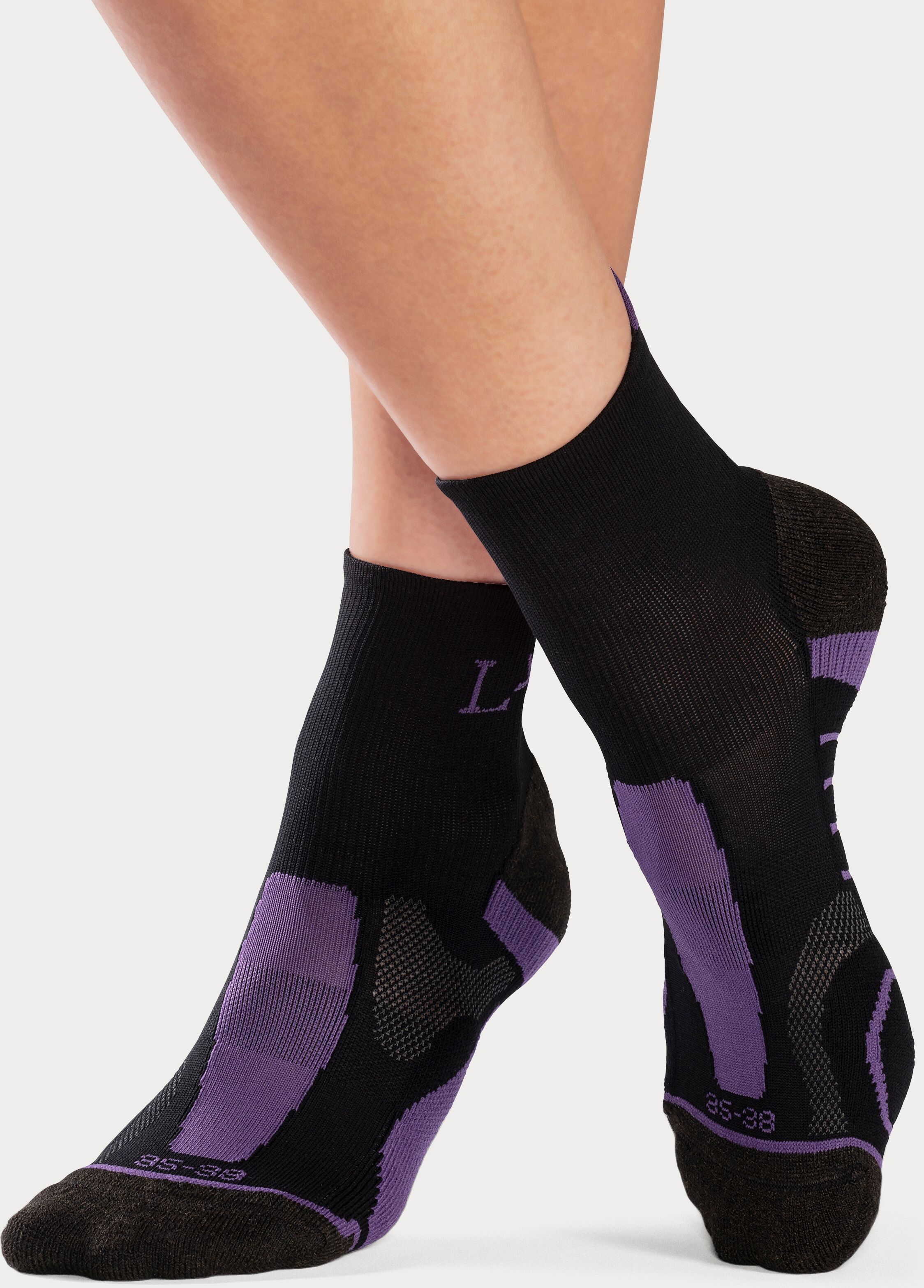 Wandersocken LASCANA ACTIVE "Damen Kurzsocken für Laufen Wandern gepolsterte Socken", Damen, Gr. 39-42, bunt (1x schwarz, lila, 1x schwarz, rosa, 1x schwarz, grün), Materialmix, gemustert, elastisch, Socken Wandersocken, mit verstärkten Belastungszonen 1x