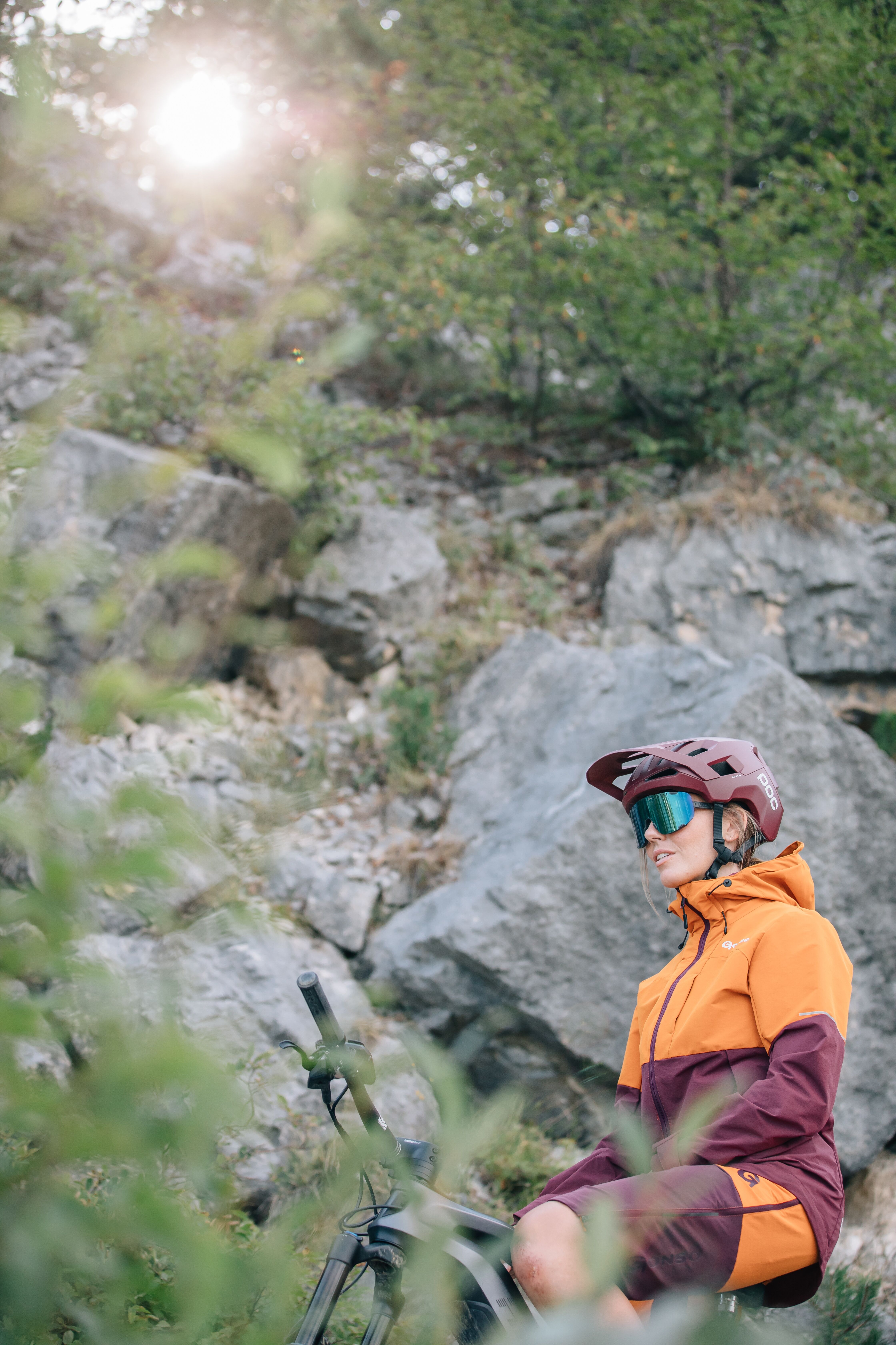 Fahrradjacke GONSO "LAVARELLA", Damen, Gr. 42, pink (neonpink), 93% Polyamid, 7% Elastan, Rundhals, Jacken Fahrradjacke, MTB-spezifischer Schnitt und Material - strapazierfähig und formstabil neonpink 42