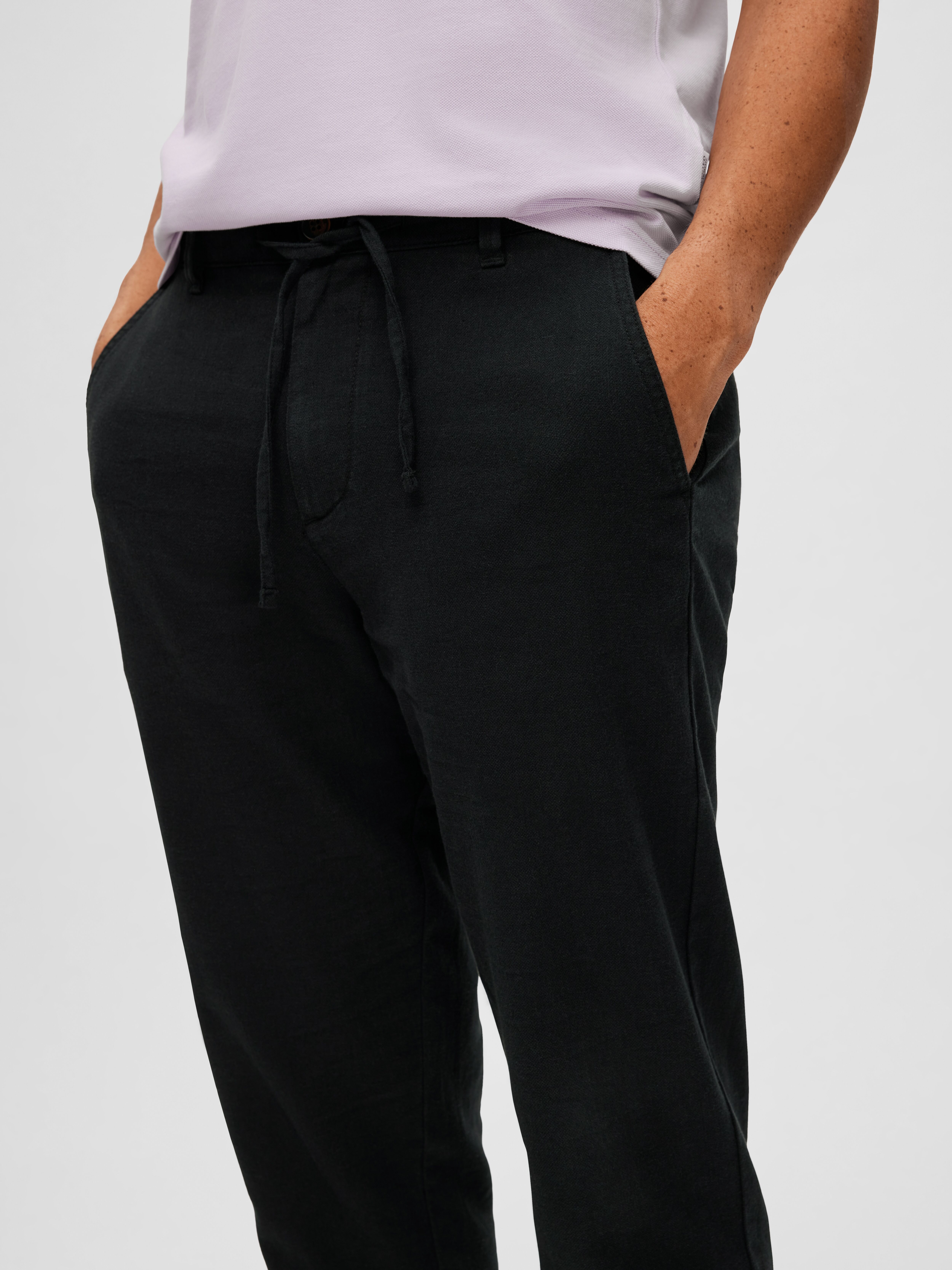 Chinohose SELECTED "SLH172-SLIMTAPE BRODY LINEN PANT NOOS", Herren, Gr. S, N-Gr, schwarz, Web, Obermaterial: 54% Baumwolle, 45% Leinen, 1% Elasthan, meliert, slim fit lang, Hosen Chinohose, Baumwollmischung, slim fit schwarz S, N-Gr