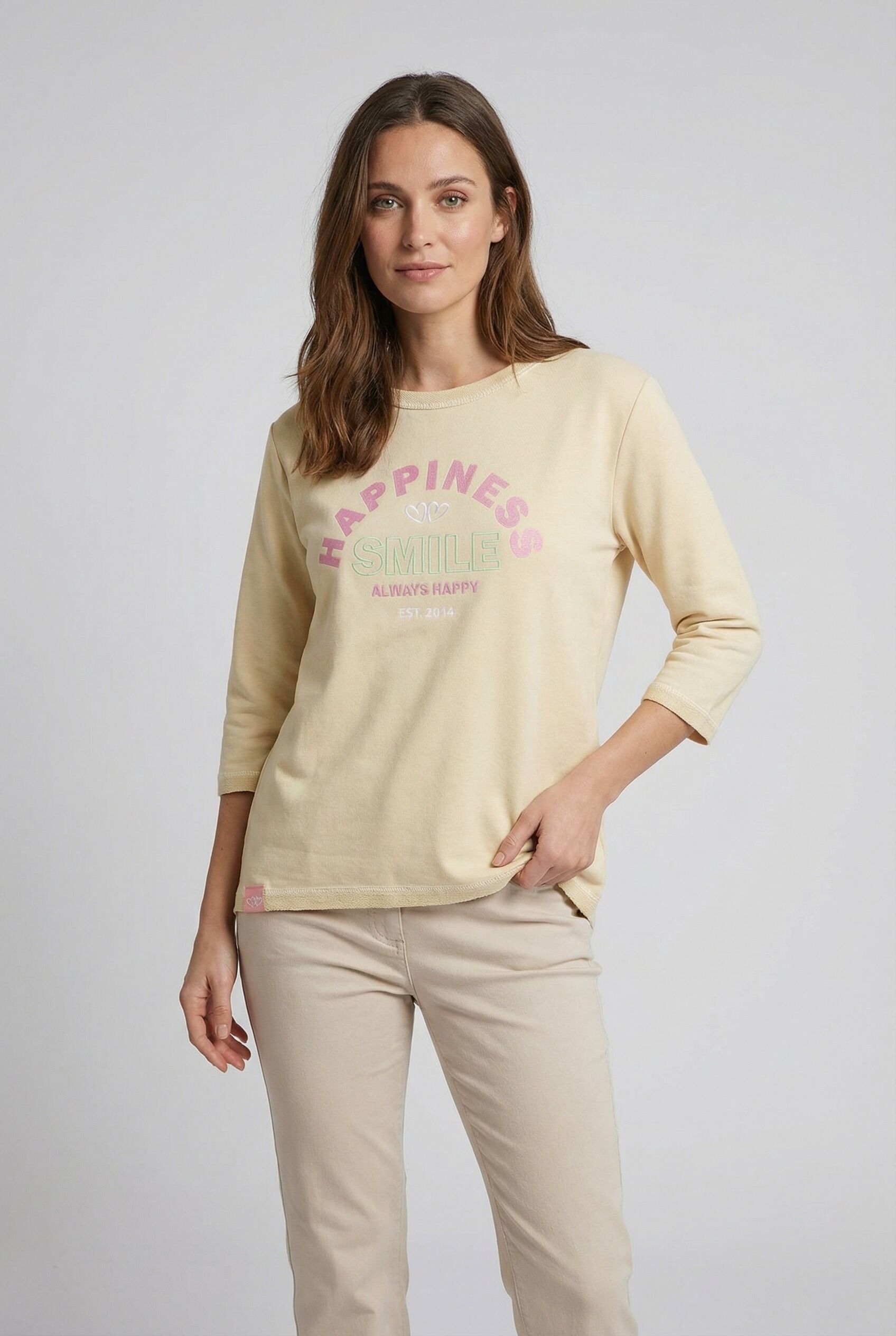 Langarmshirt ZWILLINGSHERZ "Smile", Damen, Gr. S/M, beige (hellbeige), angeraute Sweatware, Obermaterial: 50% Baumwolle, 50% Polyester, bequem Po-bedeckend, Rundhals, Shirts Langarmshirt, 3/4-Arm, Rundhalsausschnitt, Stickerei hellbeige S/M