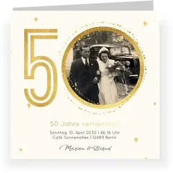 Einladungskarte Goldene Hochzeit: 50 goldene Ehejahre mit Foto in Creme