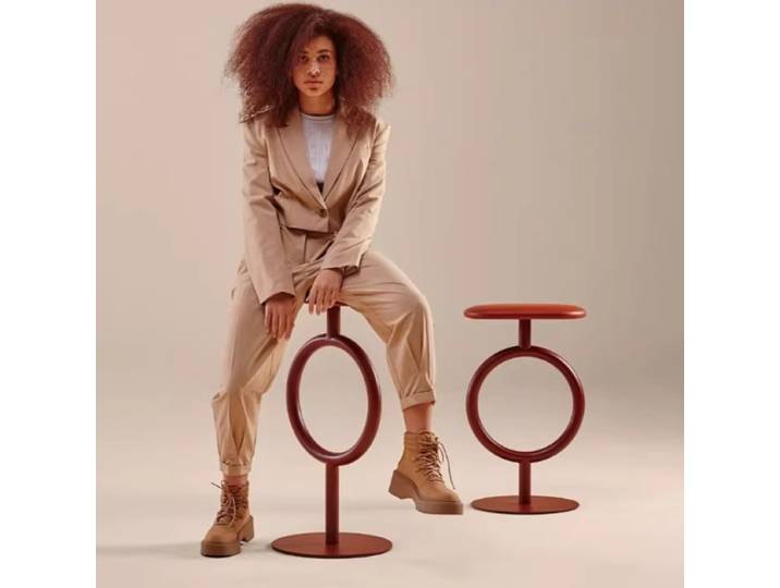 Tabouret de bar design minimaliste, tabouret haut coloré pour la maison, siège créatif et artistique pour café, chaises de salle à manger au style unique