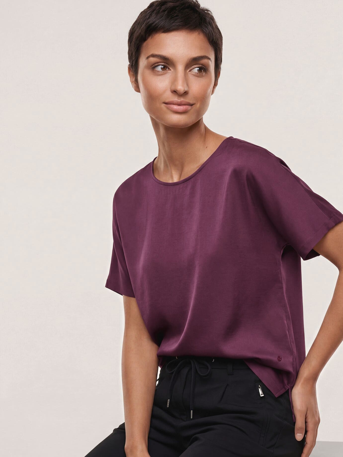 Walbusch Blusenshirt aus Satin, #noch offen: Größenlauf, Farbe Lila, 42, weichfließend atmungsaktiv Damen