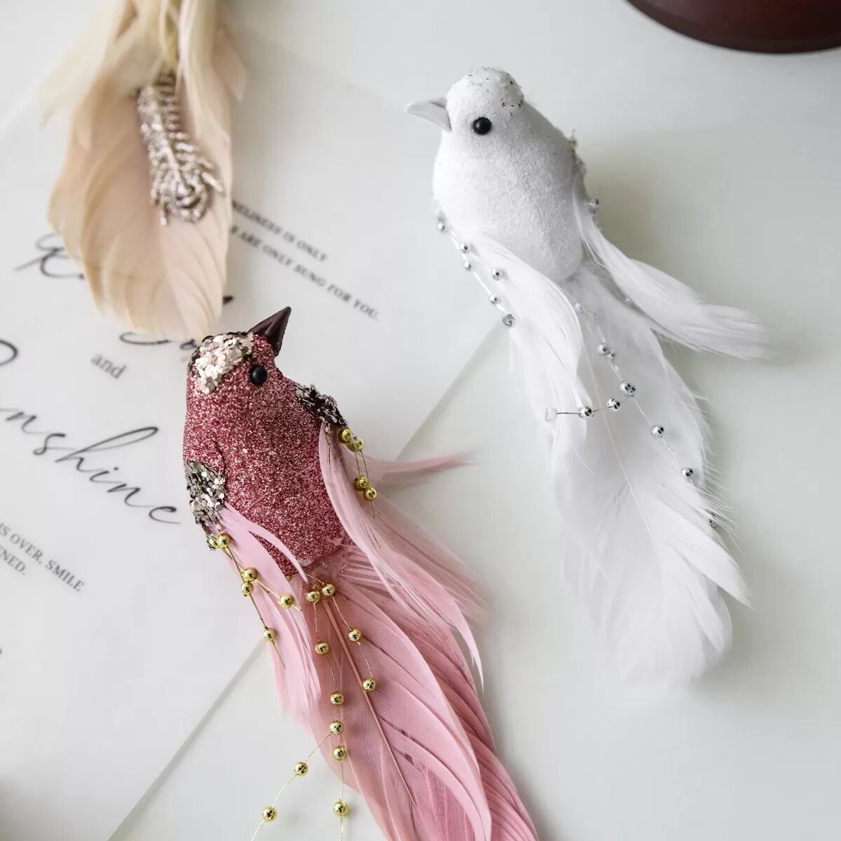 INF Weiße Feder Vogel Weihnachtsbaumschmuck mit Blattgold - 2er Set