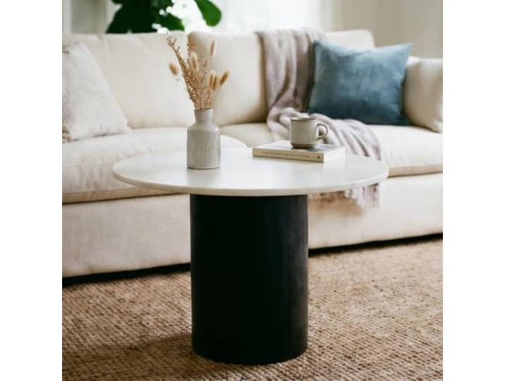 Couchtisch YAMUNA rund 60 cm mit Marmorplatte, Weiß/Schwarz– Wohnzimmertisch aus weißem Marmor und massivem Akazienholz, modernes Design, pflegeleichte Oberfläche, kompakt für Wohnzimmer & Lounge