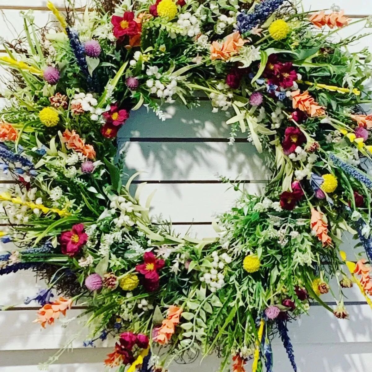 INF Couronne de fleurs sauvages artificielles 35cm - Multicolore en Polyester+PU pour porte d'entrée, mur et décoration