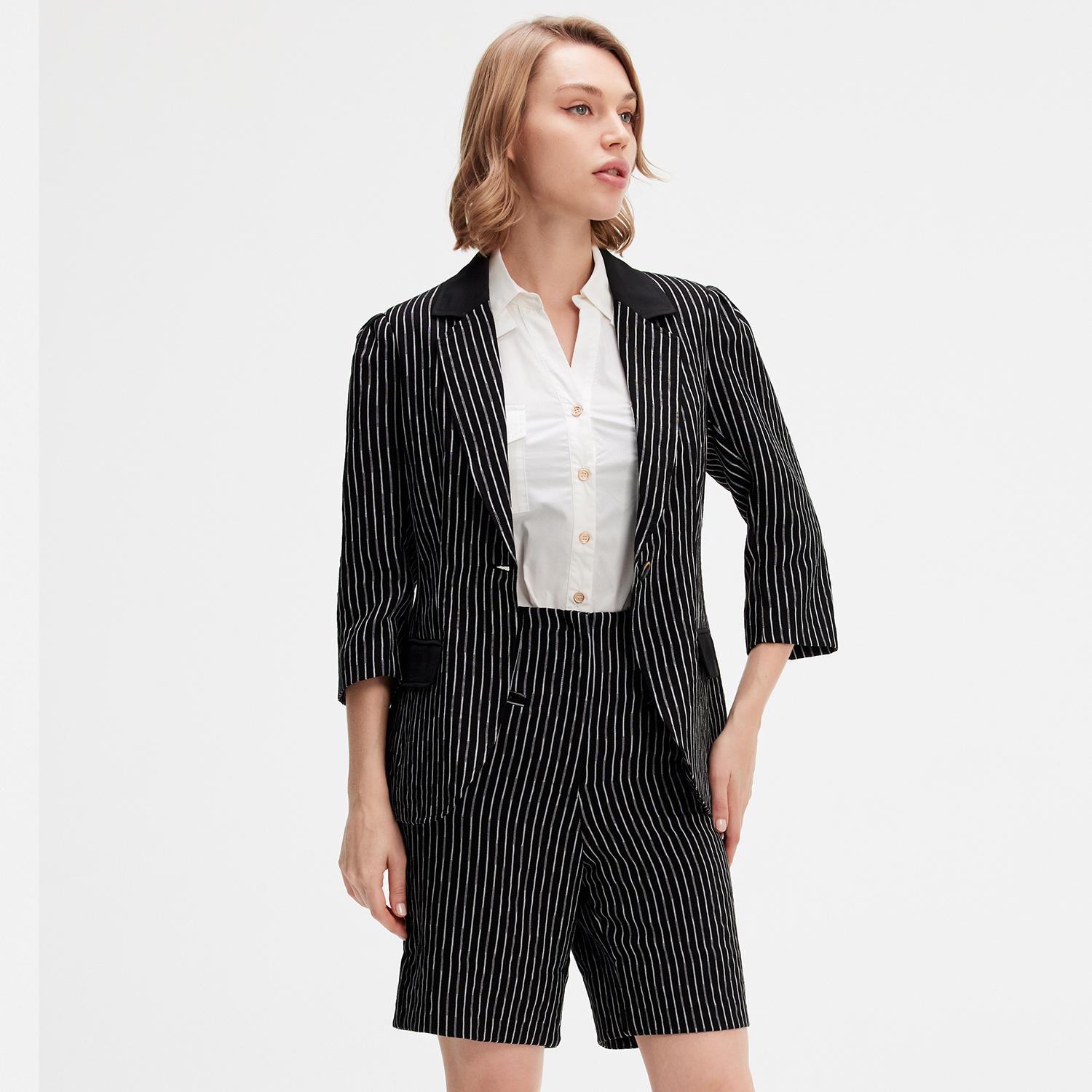 Gestreifte Jacke aus Bi-Material