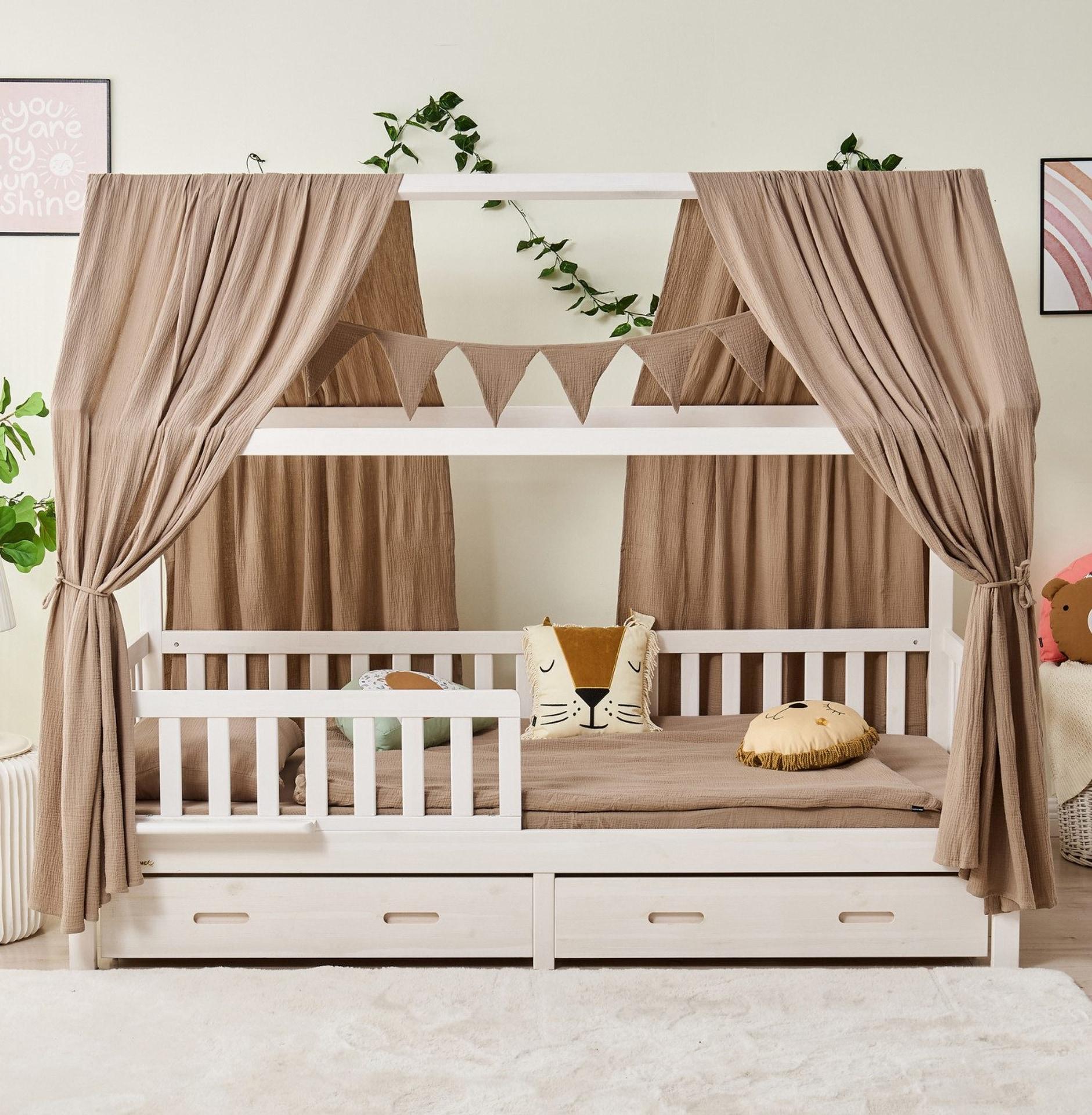 Hausbett CLOUD 90x200 cm Komplett-Set mit Schublade, Matratze und Musselin-Deko - Massivholz Buche, Rausfallschutz