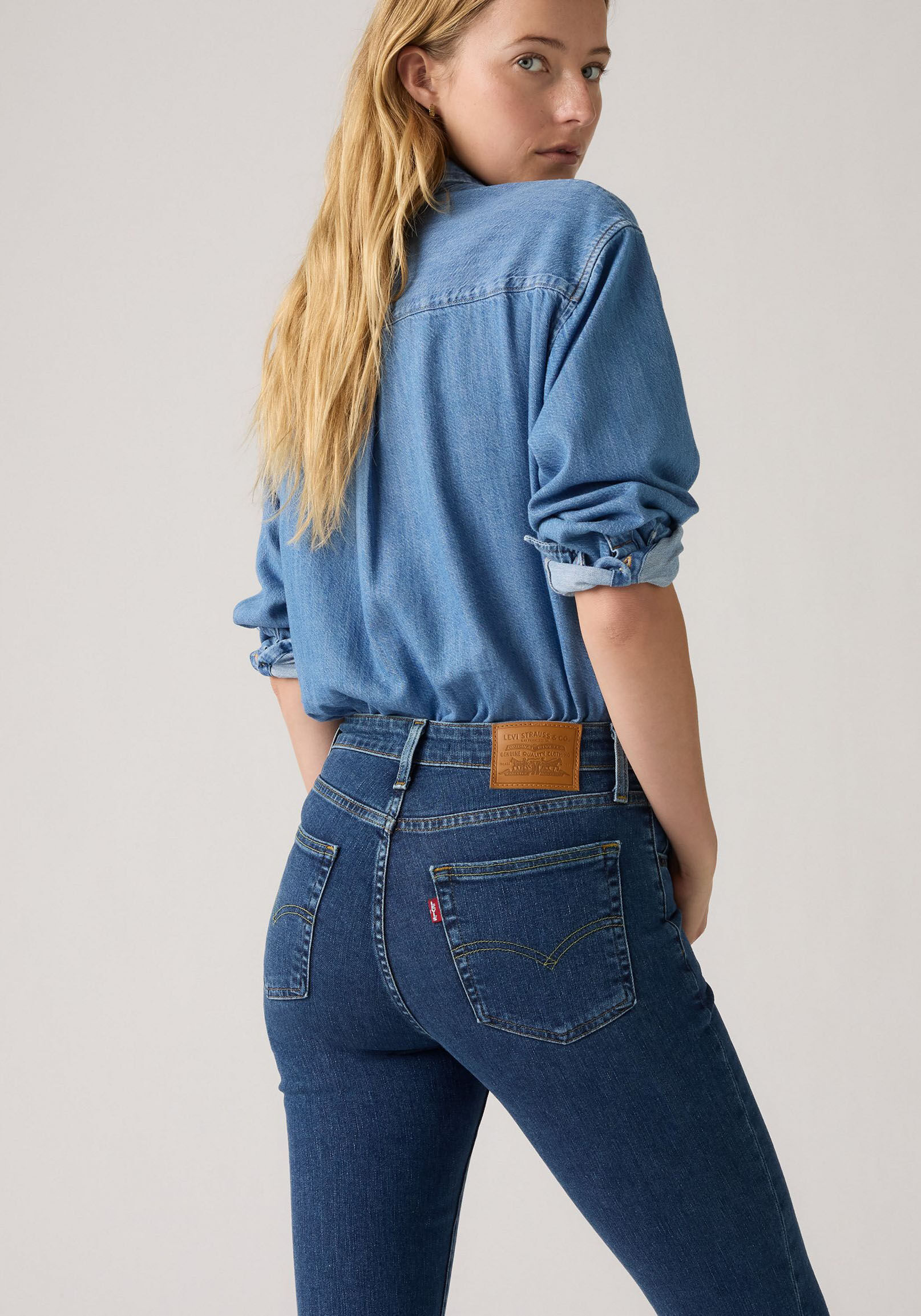 Bootcut-Jeans LEVI'S "725 HIGH RISE BOOTCUT", Damen, Gr. 26, Länge 30, blau (triangle exploration), Denim/Jeans, Obermaterial: 85% Baumwolle, 7% Lyocell, 6% Elastomultiester, 2% Elasthan, bootcut fit lang, Jeans Bootcut-Jeans triangle exploration 26, Läng