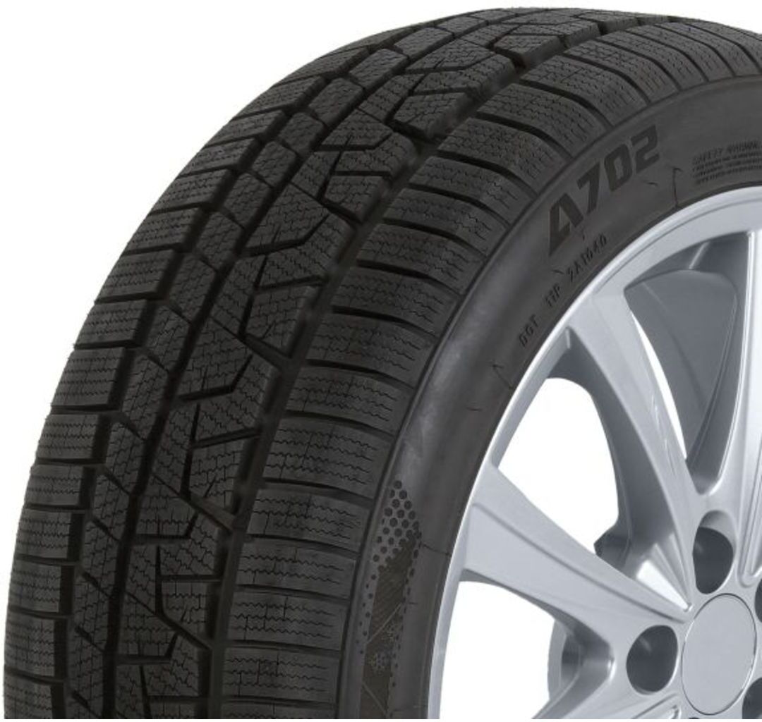 Winterreifen APLUS A702 215/45R17 91V XL