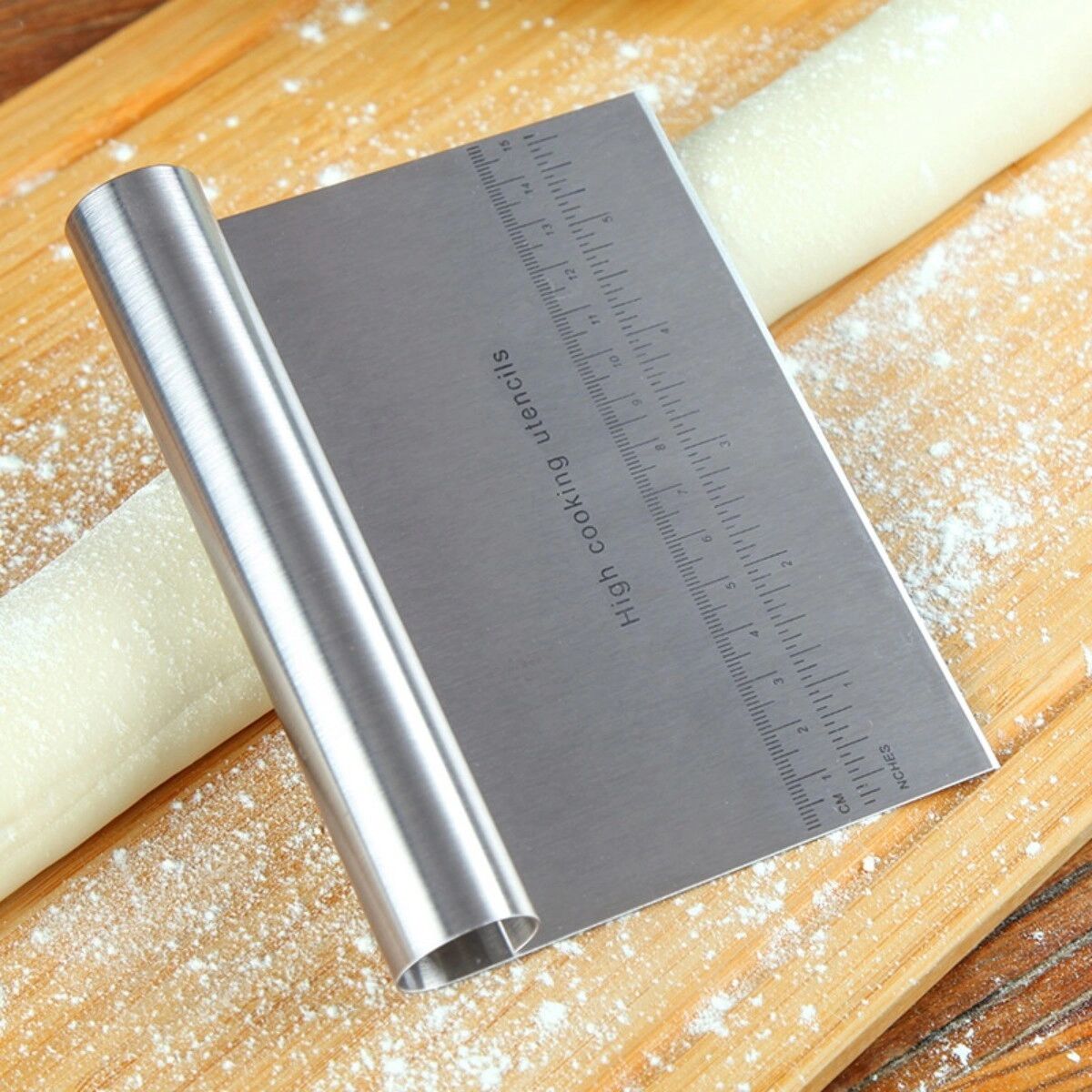 INF Edelstahl-Teigschneider mit Skala – Präziser Teigschaber für Backen, Pizza, Brot und Teig
