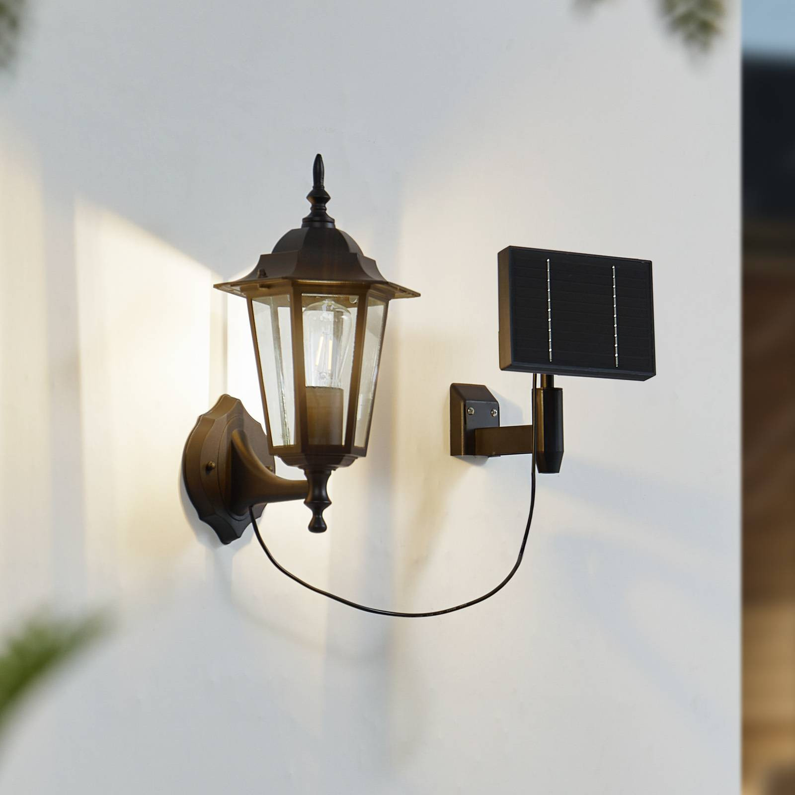 Lindby Sayata LED-zonne-wandlamp, zwart, aluminium