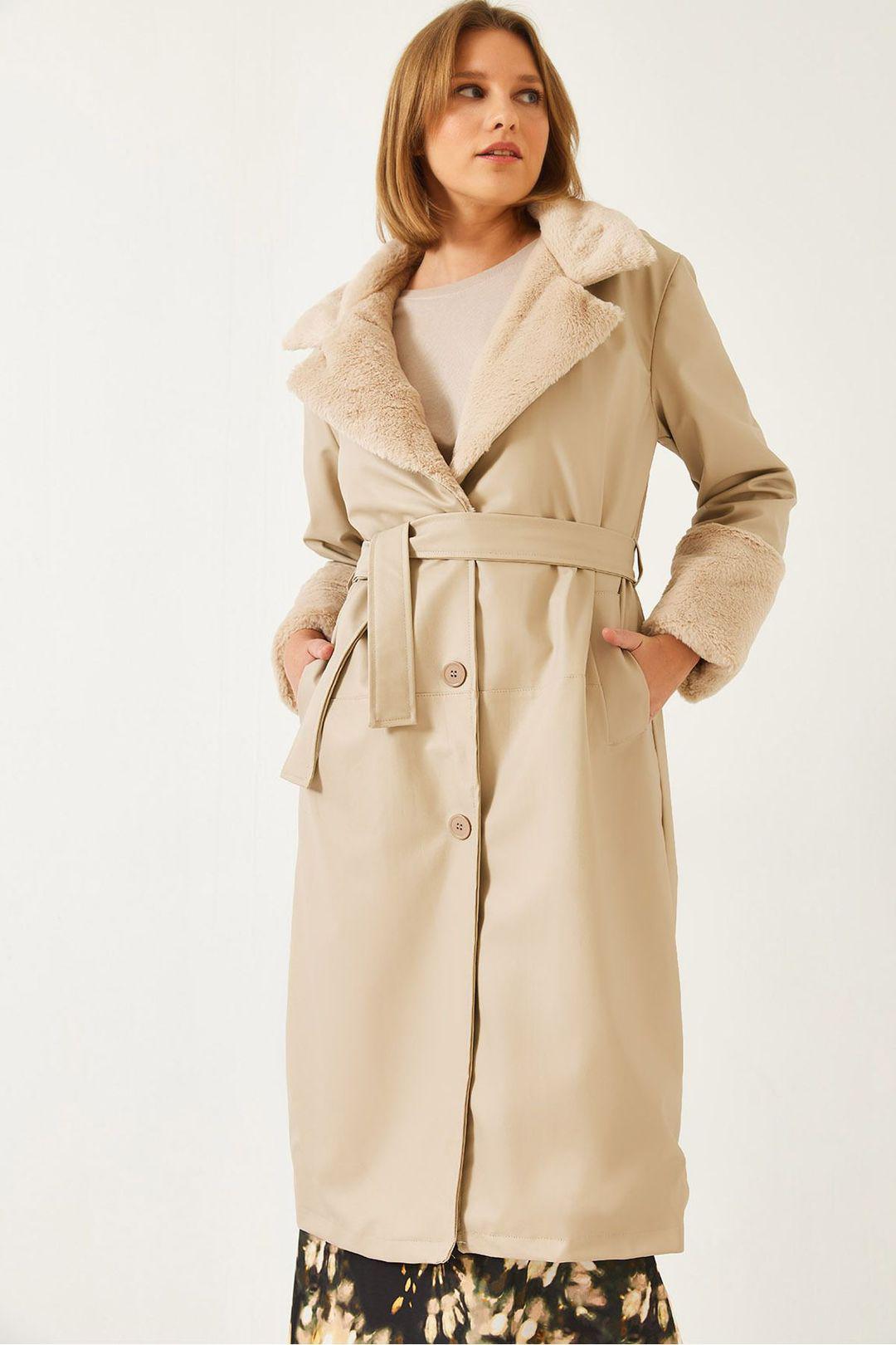 Faux-Fur-Detaillierter Langer Kunstleder-Trenchcoat