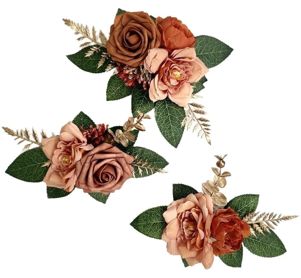 Realistisch kunstmatig boeket met rozen voor decoratie