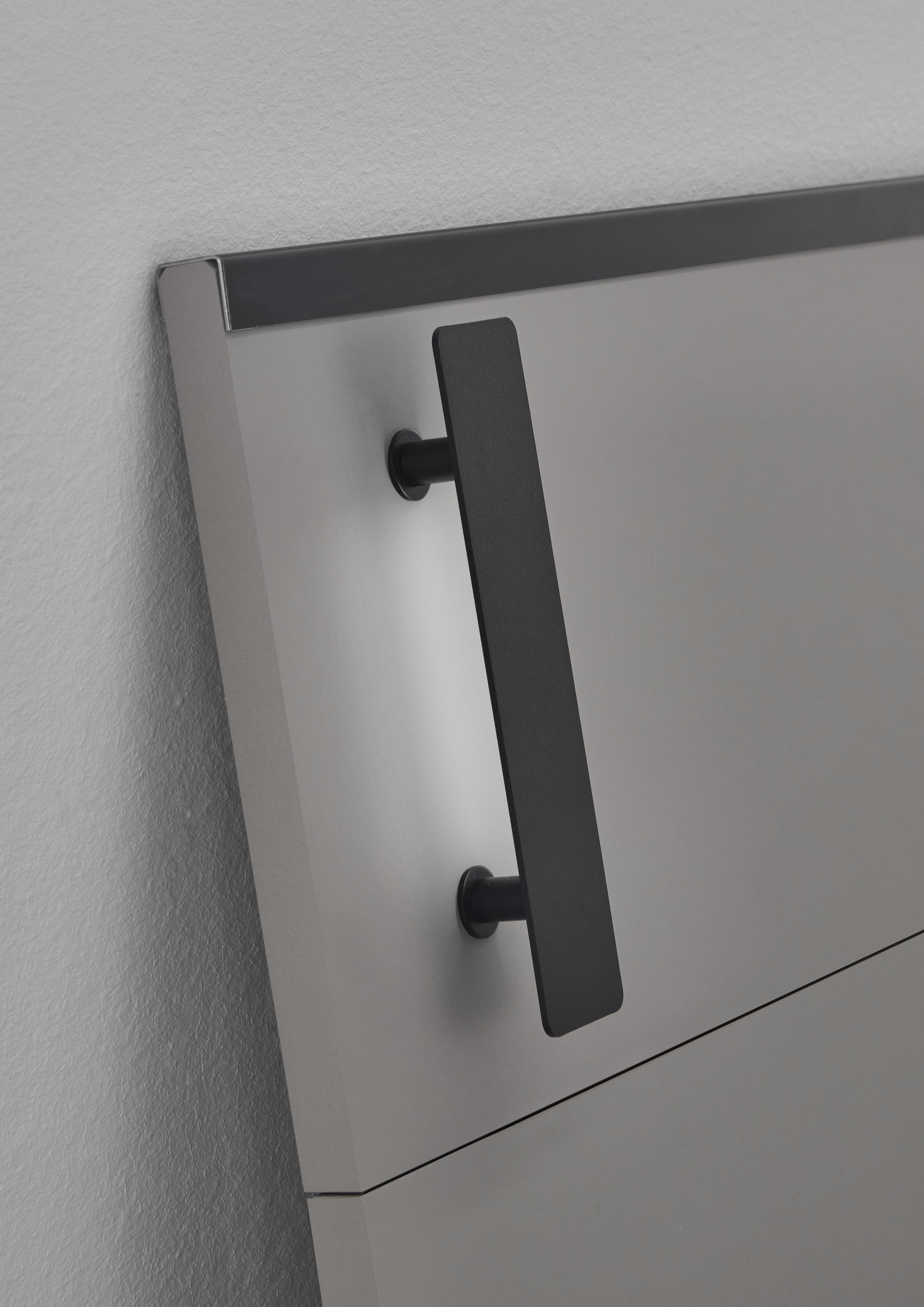 Futonbett WIMEX "Tilburg in verschiedenen Breiten erhältlich, inkl. LED Beleuchtung", schwarz (saharagrau, absetzung schwarz, saharagrau, absetzung schwarz, saharagrau, absetzung schwarz), B:168cm H:93cm L:210cm, Betten, Futonbett, Bett mit Metallkufe