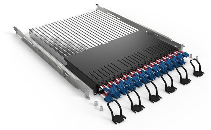 PATCHBOX .one / 30RU / OM4 / LC-SC, 1,8 m, LC/SC, OM4, LC, SC