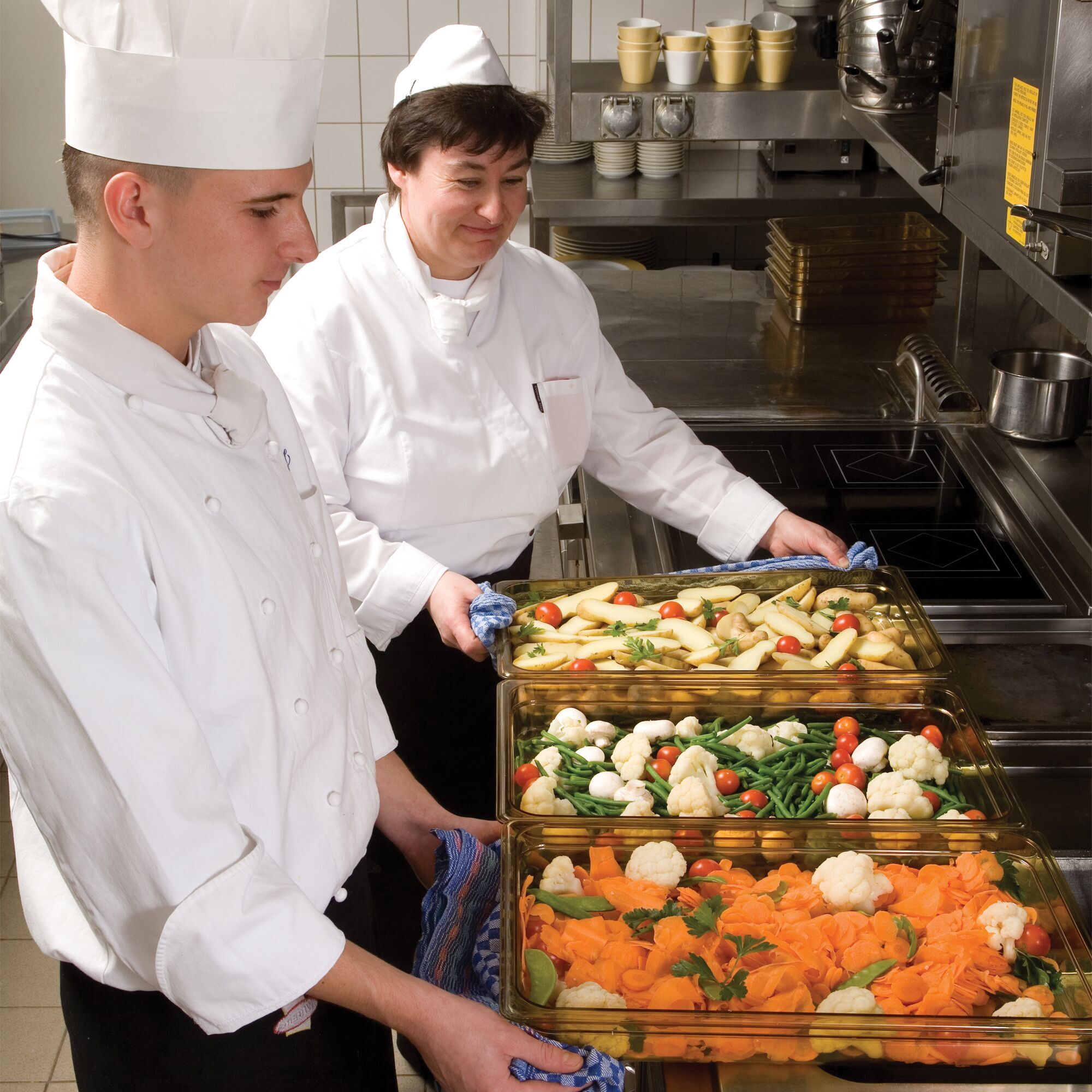 (6 stuks) CAMBRO H-PAN™ - Hittebestendige Gastronormbak 1/1 - Amber - Hoogte: 65mm amber