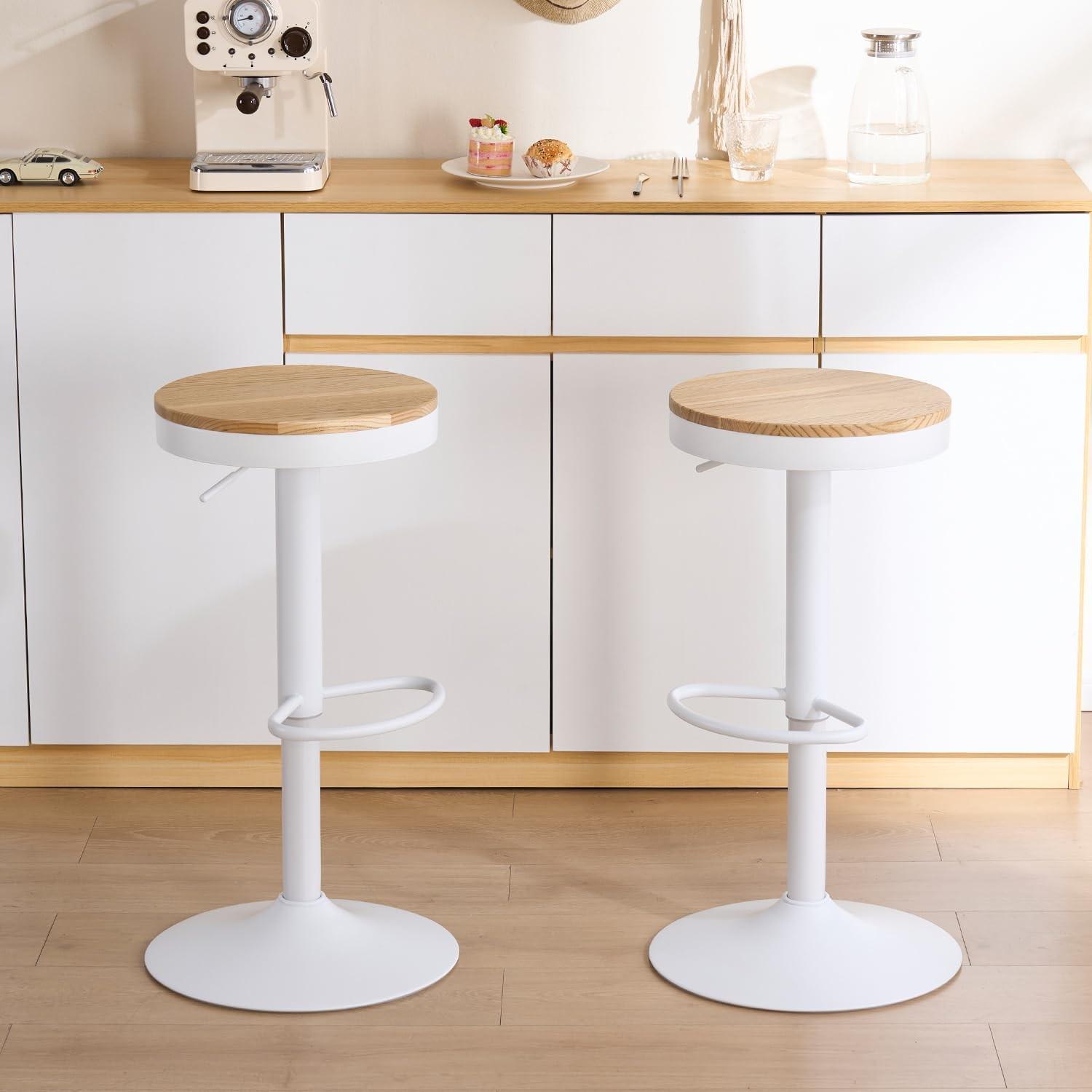 Set von 2 Höhenverstellbaren Barstühlen aus Massivholz