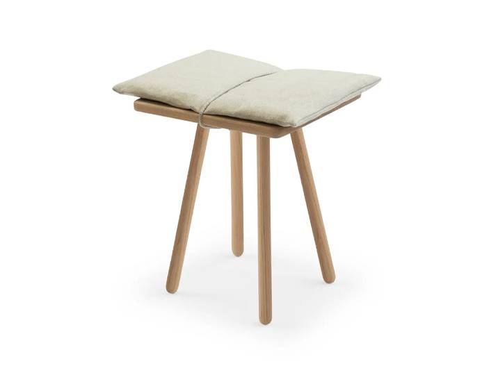 Fritz Hansen Tabouret Georg Lin, chêne non traité, incl. coussin en lin