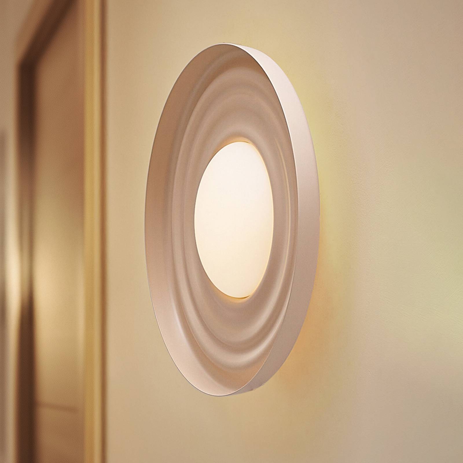 Wandlampe Waves Lindby, creme / amber, für Wohn- / Esszimmer, Metall, Modern, LED Wandleuchte, Wandlampe Innen