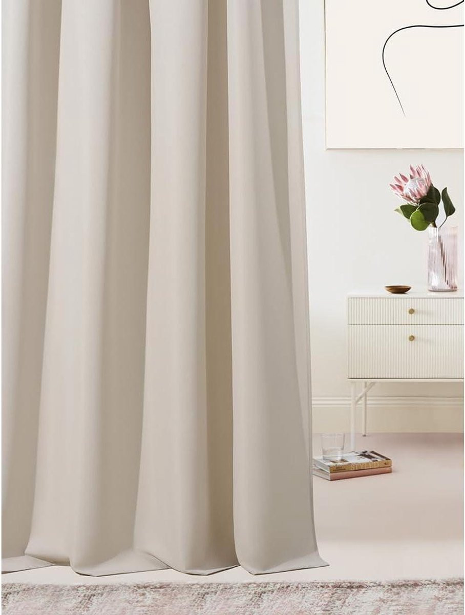 ROOM99 Laurel verduisterend gordijn met plooiband, lichtbeige, Breedte: 140 cm, Hoogte: 280 cm