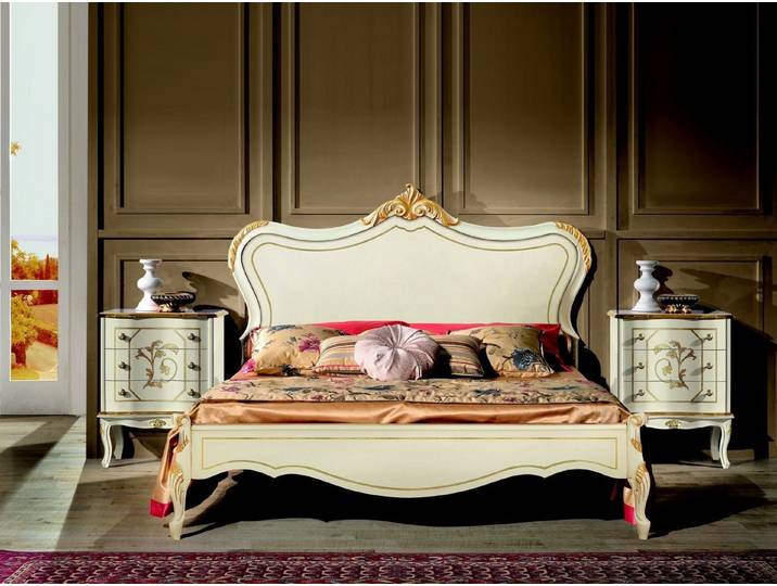Xlmoebel Holzbett Luxus Designbett aus Holz im barocken Stil mit opulenten Verzierungen (1-tlg., Bett), Hergestellt in Italien