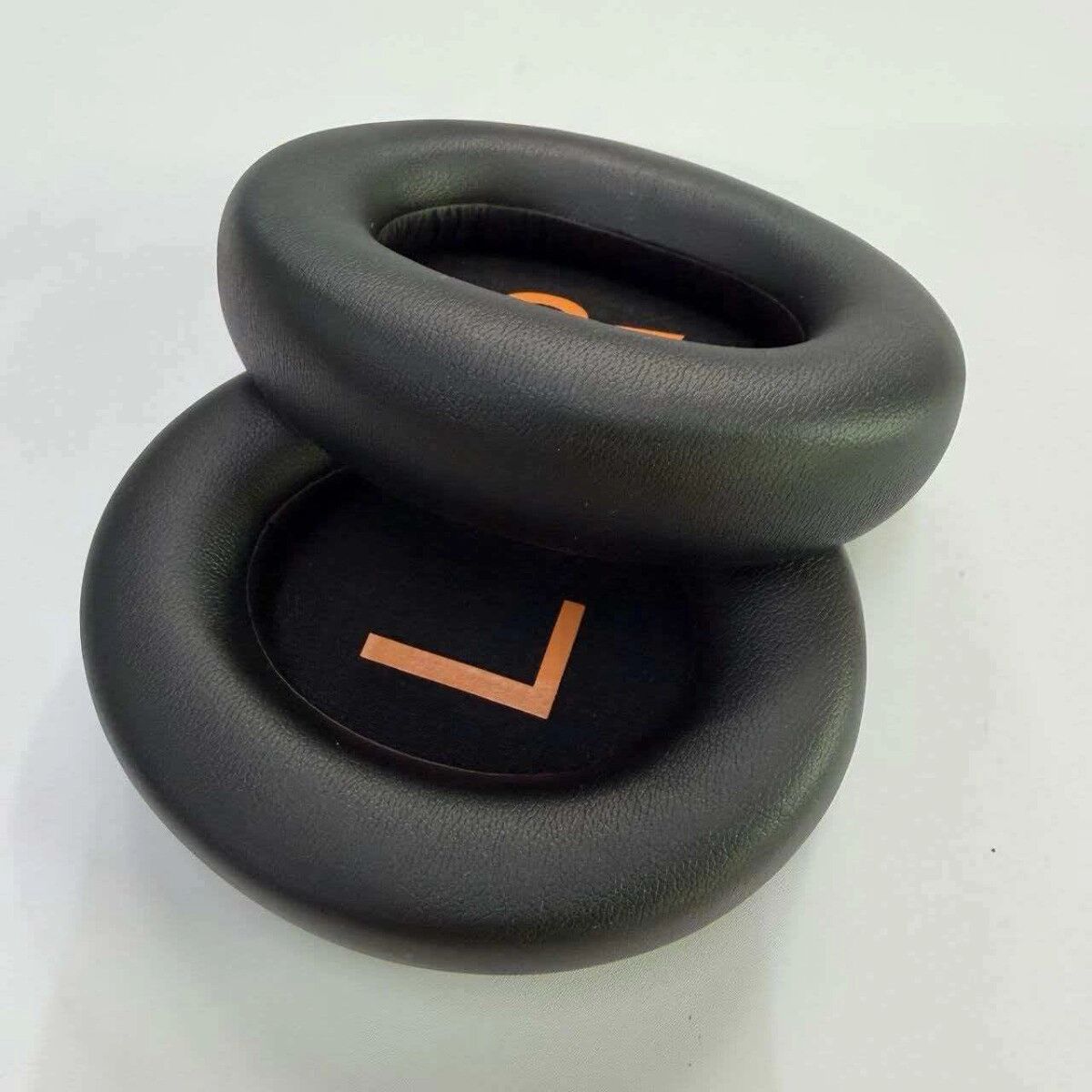 INF Protein-Leder Ohrpolster kompatibel mit QCY H3S — Weiche Ersatz-Ohrpolster, 2er-Pack, Schwarz, 10cm x 8cm
