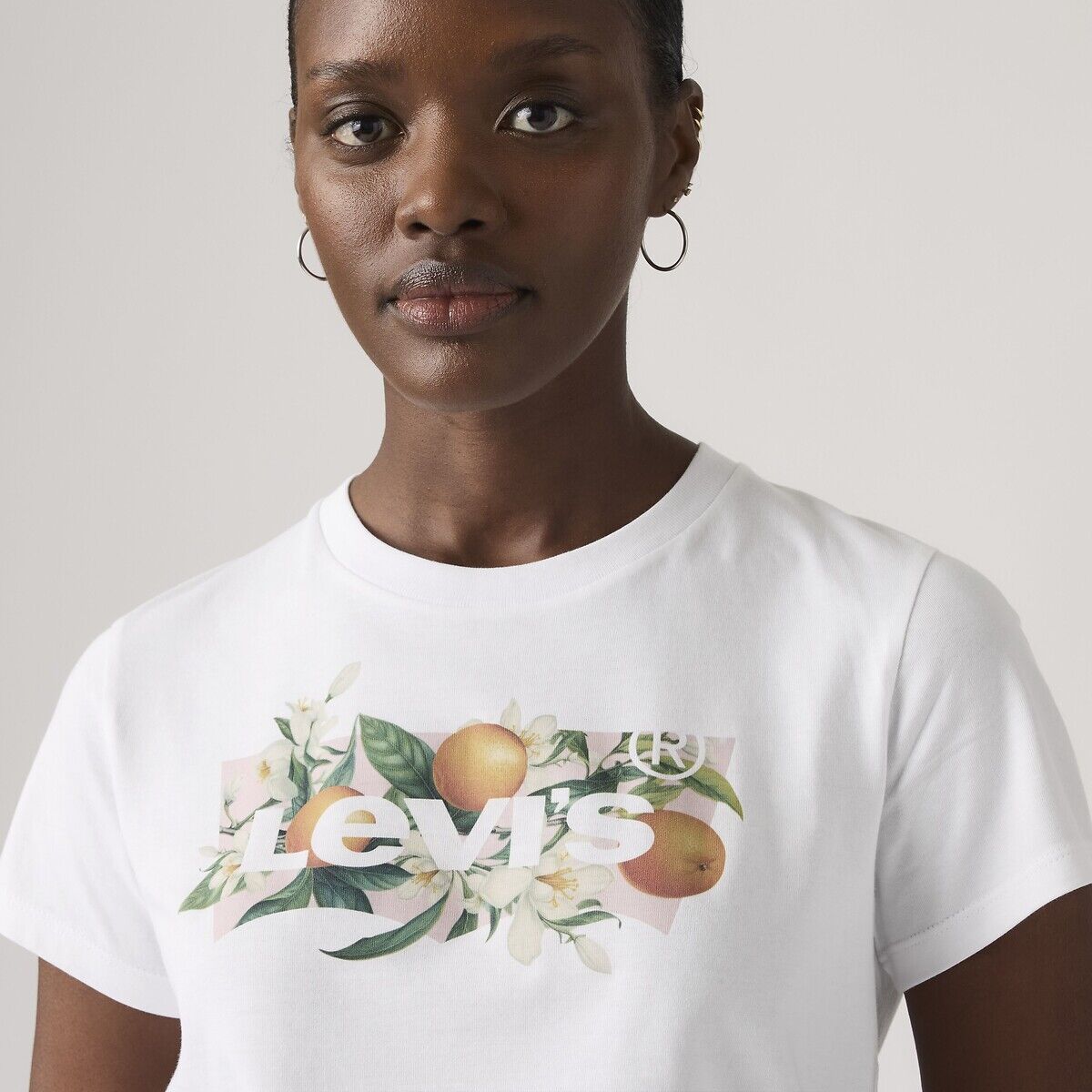 LEVI'S Tshirt col rond manches courtes logo