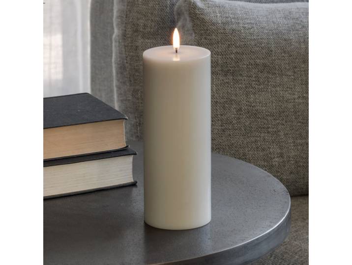 PILLAR LED-Kerze, hellgrau Höhe 20 cm Wachs - Uyuni Lighting - Wohnzimmer - Sonstige - Einflammig