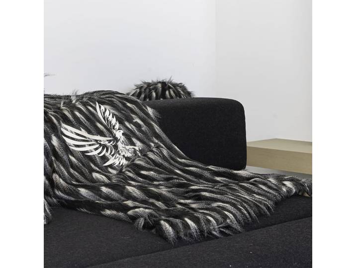 Plaid en fausse fourrure brodé noire et blanche