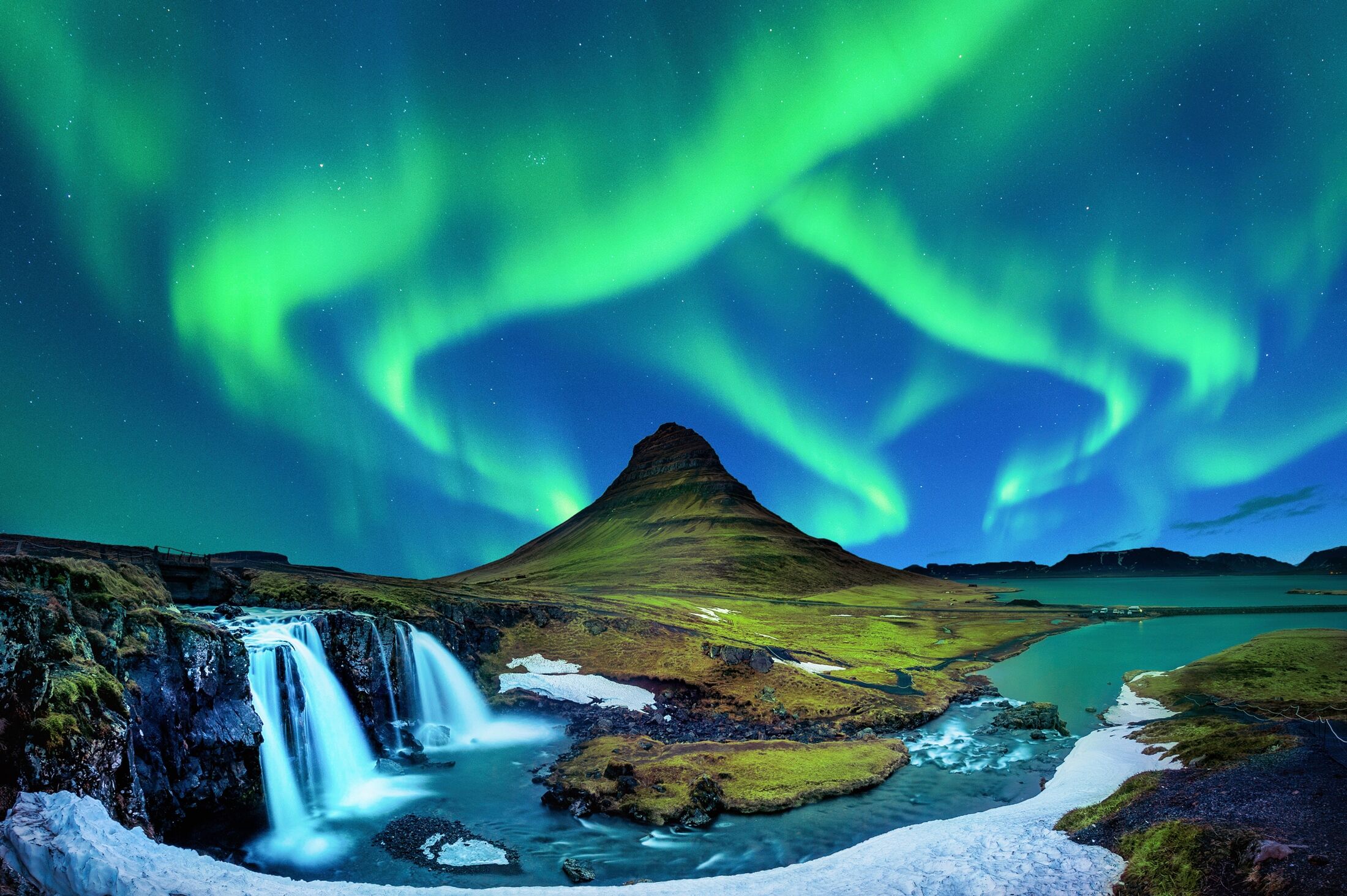 Fototapete PAPERMOON "KIRKJUFELL-NORDLICHT ISLAND GEBIRGE WASSERFALL FLUSS", bunt, B:5m L:2,8m, Vlies, Tapeten, Fototapete bunt B/L: 5m x 2,8m, Bahnen: 10 Stk.