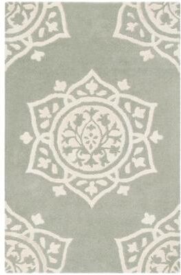 SAFAVIEH Handmade Bella Abby Modern Floral Wool Rug