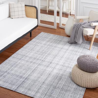 SAFAVIEH Handmade Marbella Consolata Rug