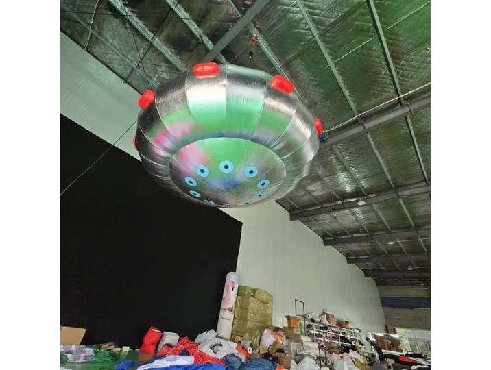 Ballon UFO gonflable géant avec lumières, soucoupe volante gonflable argentée, modèle de vaisseau spatial extraterrestre pour décoration de fête d'halloween